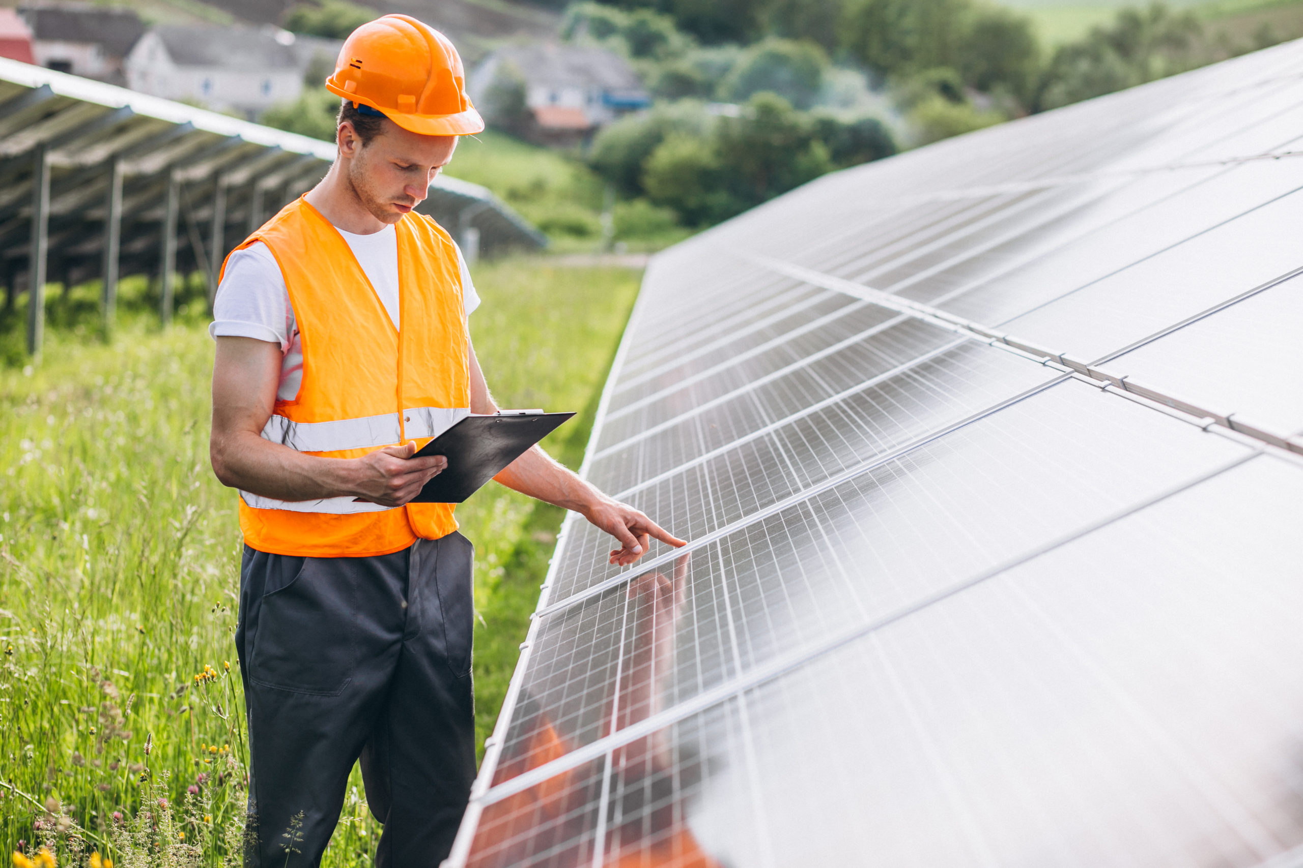 Como uma plataforma de monitoramento de usinas solares pode auxiliar nas vendas dos sistemas fotovoltaicos